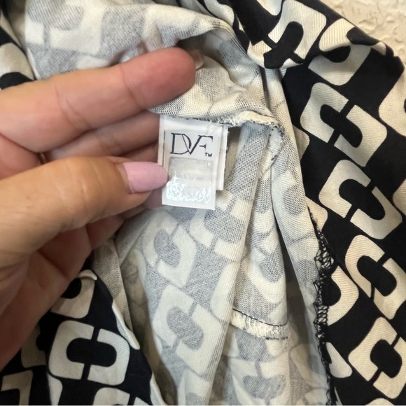 Diane Von Furstenberg Reina in Iconic Chain Link Print Silk Classic Dress SZ 8 - Picture 9 of 15